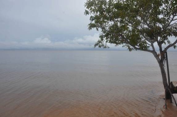 Rio Tapajós em Pindobal, praia próxima à Alter do Chão - PA